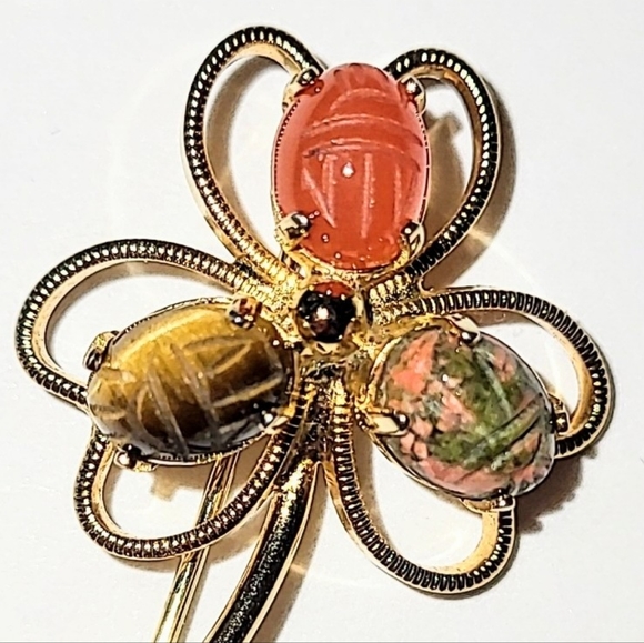 GOLD-FILLED SCARAB SHAMROCK BROOCH - BURT CASSELL, GENUINE STONES - Picture 2 of 8